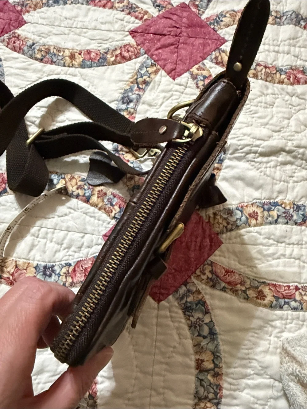 Men’s Leather Messenger Bag adjustable strap